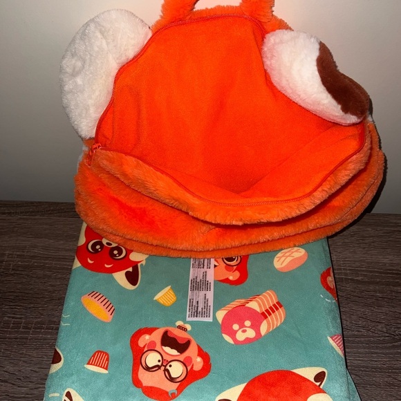 Disney”s Turning Red Pillow/Blanket - Picture 5 of 11
